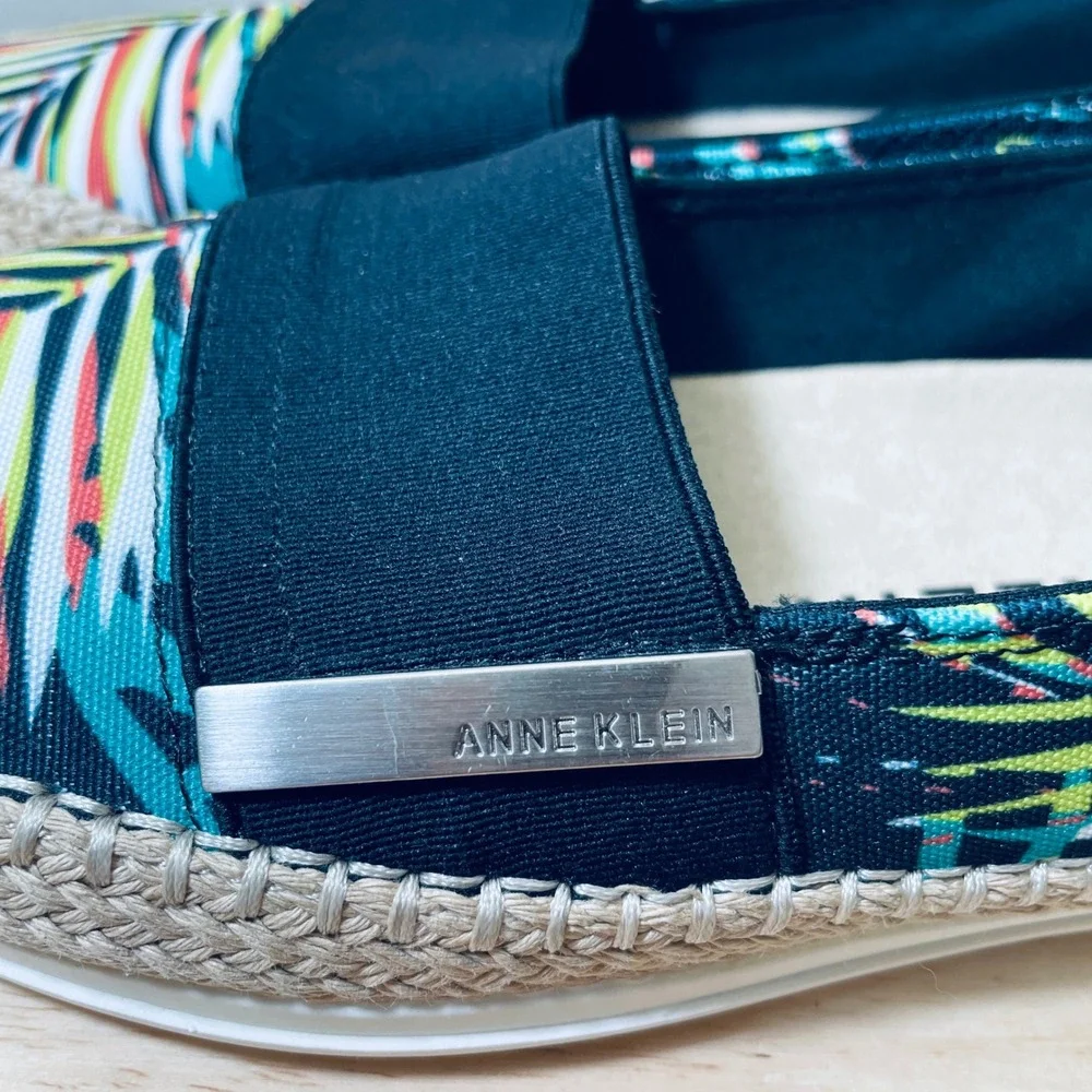 Anne Klein Akzilya Tropical Palm Leaf Espadrille Flats Teal Multi Women's 7M